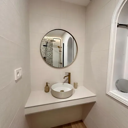 Newly Listed And Renovated In Parque Golf *